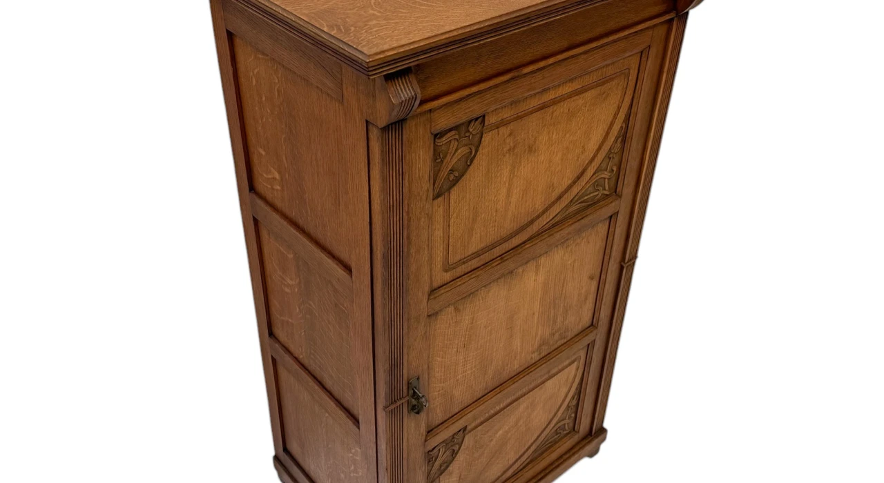 Arts & Crafts Art Nouveau One-Door Cabinet, 1900s